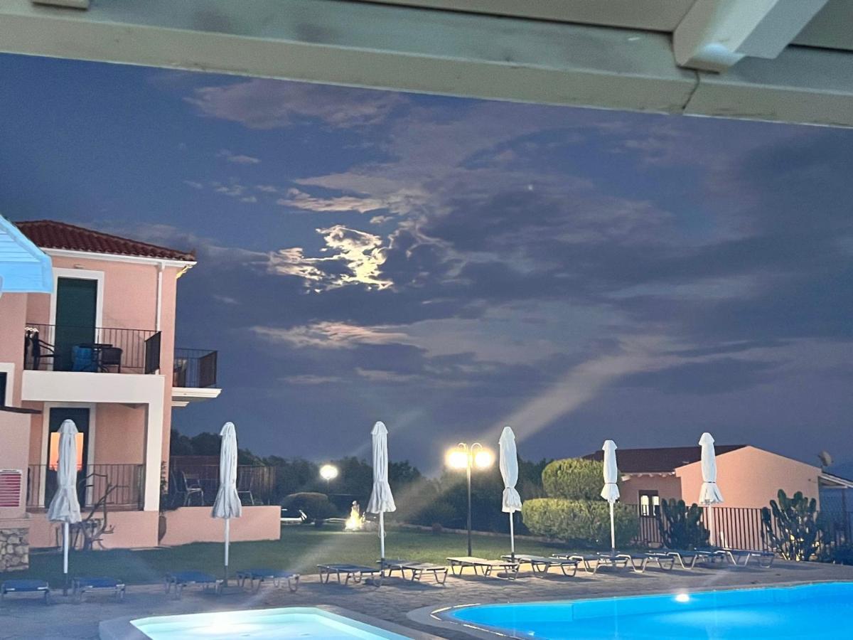 Aristomenis Studios Vlachata Bagian luar foto
